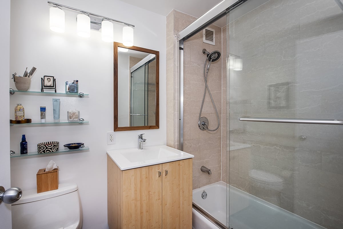 Shower Stall Replacement Contractors: Complete Guide to Services, Benefits, and Real-World Examples