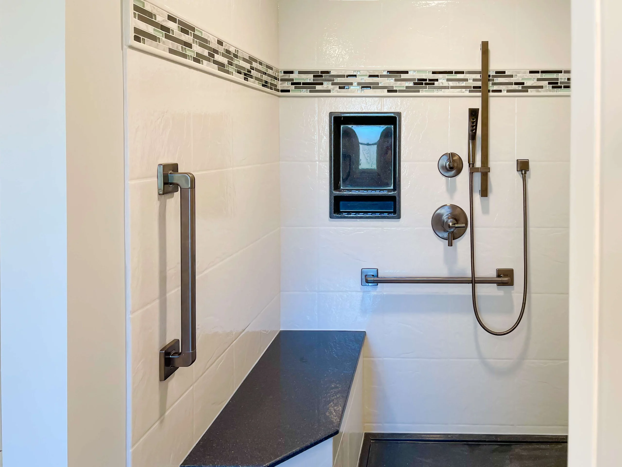 Full Bathroom Remodel Contractors: Services, Benefits, and Real-Life Project Insights